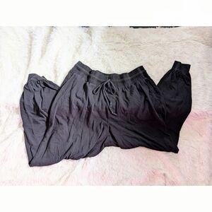 AnyBody Super Soft Stretchy Lightweight Black Jogger Sweatpants Size Medium